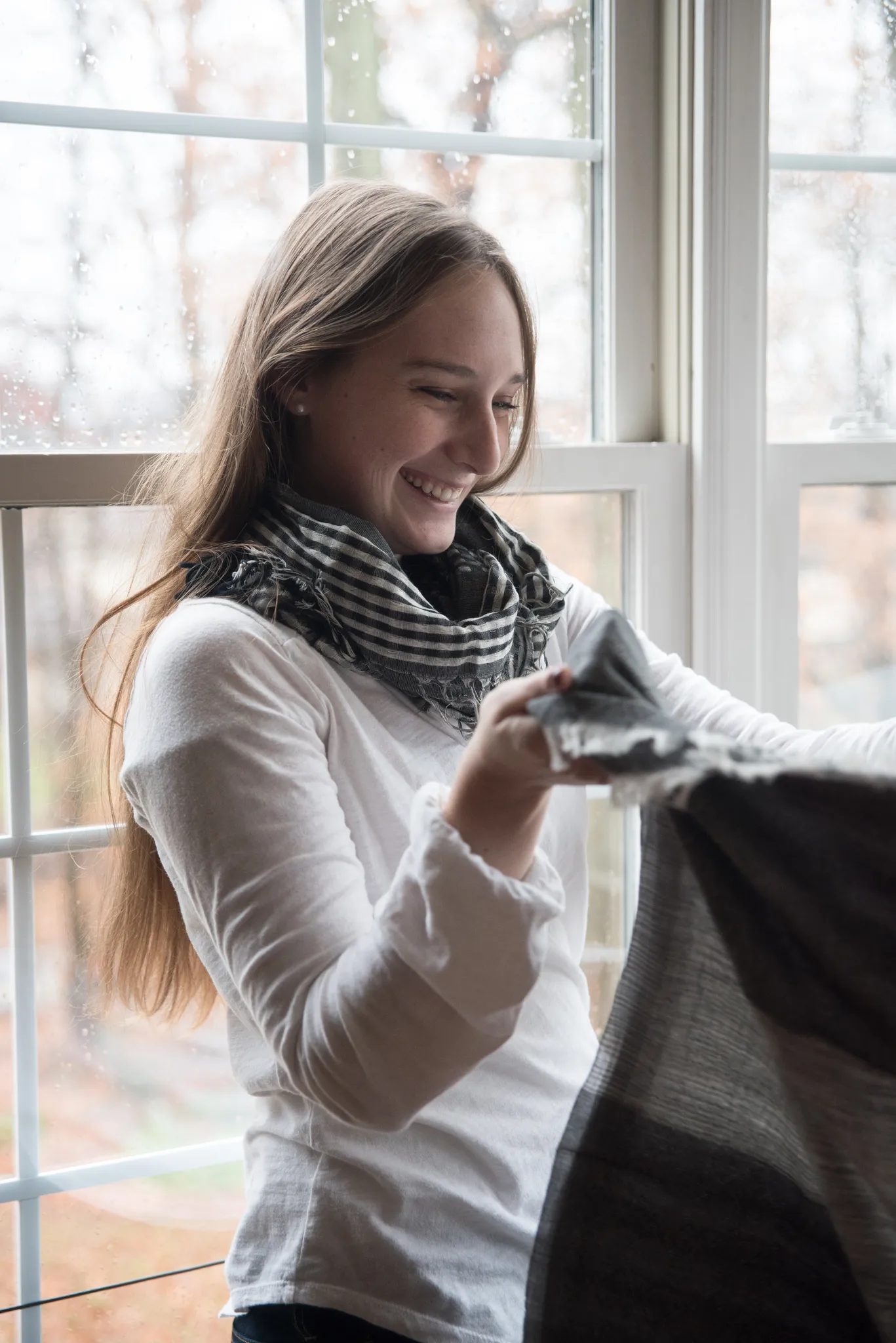 Handwoven black and white cotton scarf