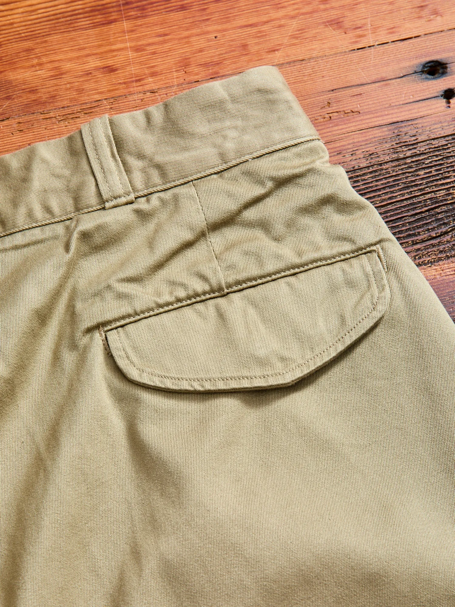 Pleated Military Chino Shorts in Beige