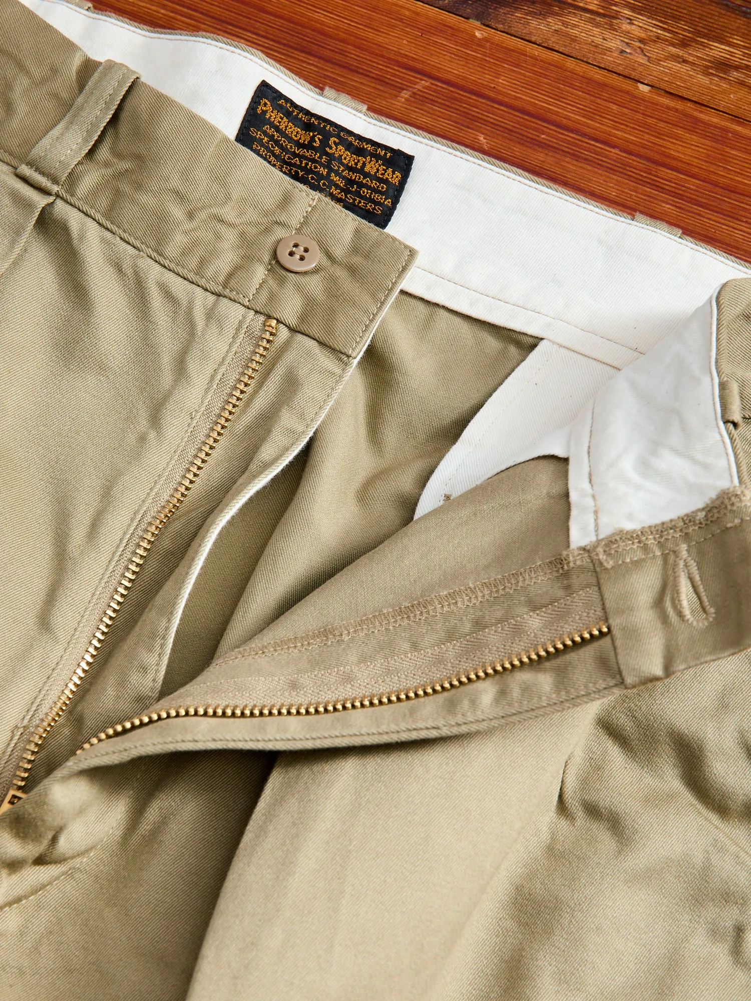 Pleated Military Chino Shorts in Beige