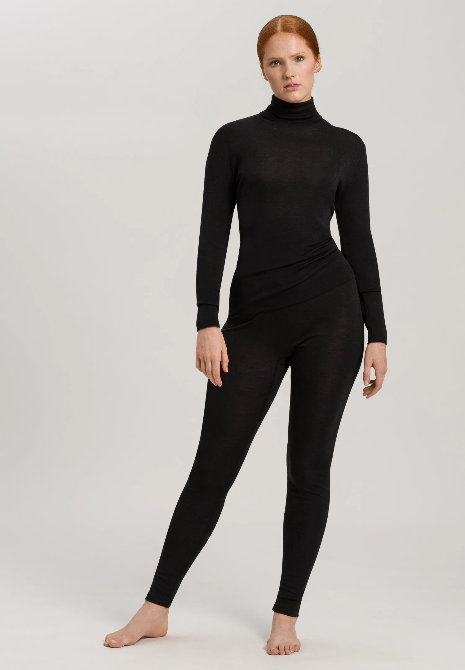 Woolen Silk W Wool and Silk Roll Collar Turtleneck | Black 71423-018