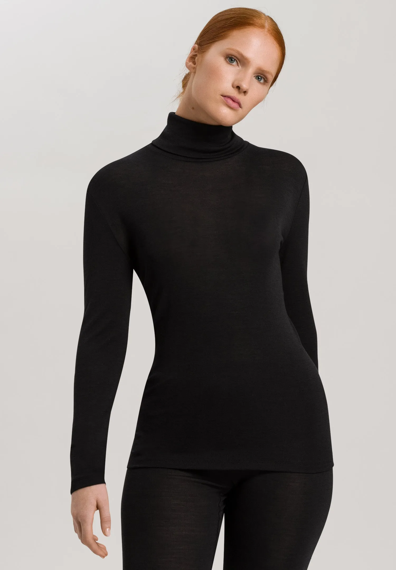 Woolen Silk W Wool and Silk Roll Collar Turtleneck | Black 71423-018